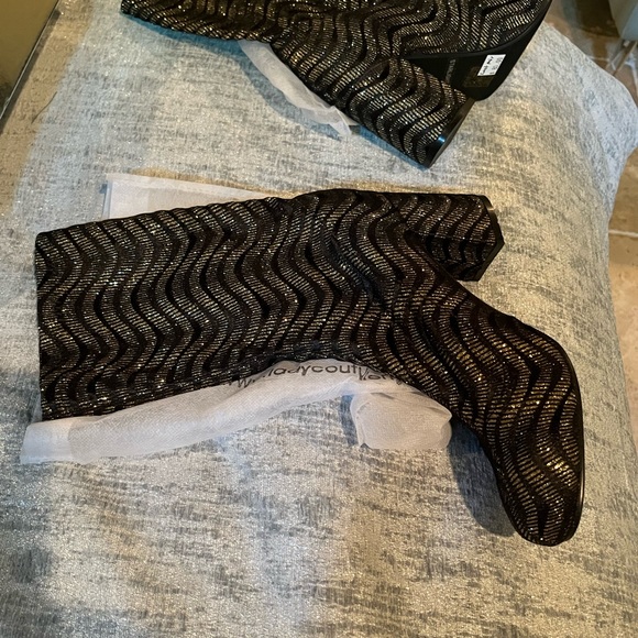 CHIC by Lady Couture. This boots are so comfortable with a cushiony insides. - Picture 8 of 11